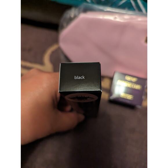 New Tarte Cosmetics bundle with cosmetic bag - Picture 2 of 6